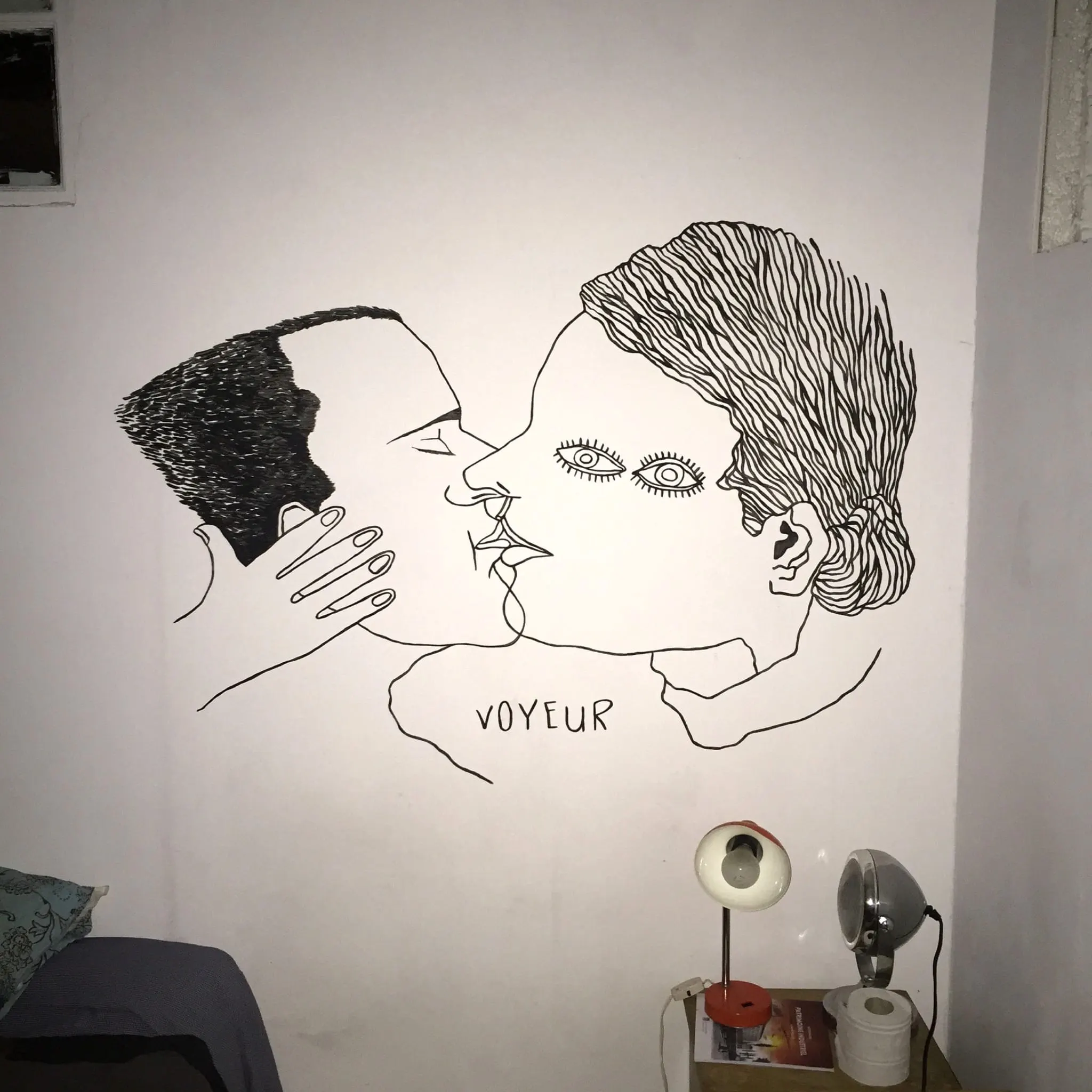 Voyeur — photo 1
