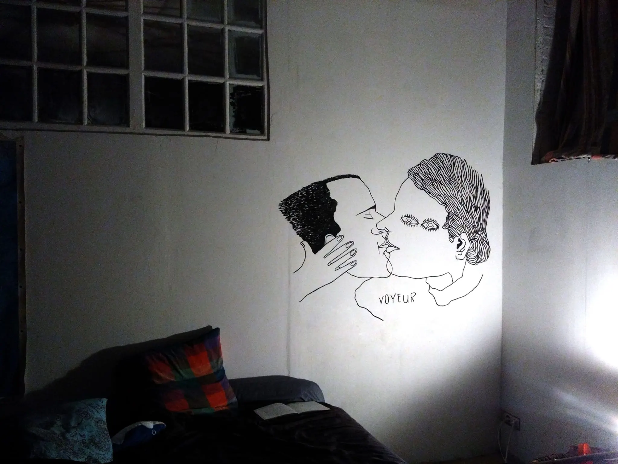 Voyeur — photo 5